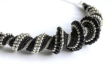Náhrdelníky - Luxusný čierno-strieborný náhrdelník - 5604680_