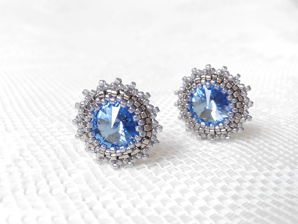 Light sapphire fairy (Rhodium earrings / Swarovski crystal)
