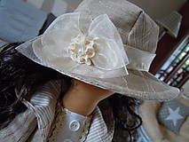Dekorácie - Renata v klobúku ... - 5647424_