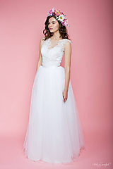 Šaty - Svadobné šaty vyšívané korálkami s tylovou princeznovskou sukňou - 5672778_