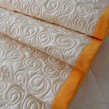 Úžitkový textil - Smotanová zástena s oranžovými slimáčikmi - 5830025_