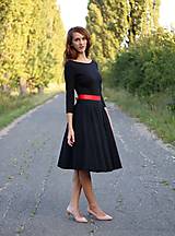 Šaty - Šaty s kruhovou sukňou a výstrihom na chrbte - 5843777_
