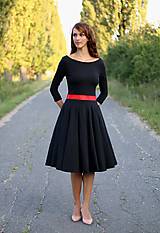 Šaty - Šaty s kruhovou sukňou a výstrihom na chrbte - 5843782_