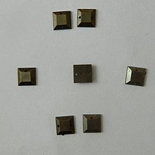 Iný materiál - Našívacie kamienky štvorcove 10mm plochý povrch (bronzové) - 5851443_