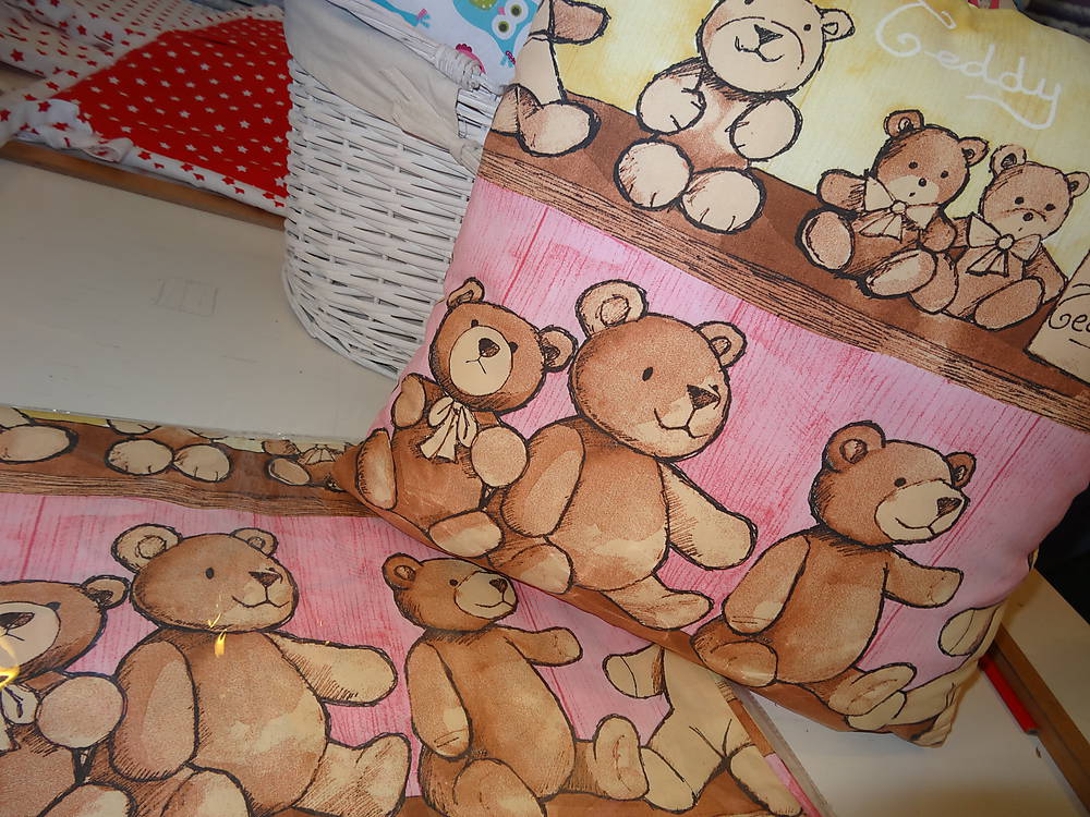 postelné prádlo  a vankúšik na želanie:)