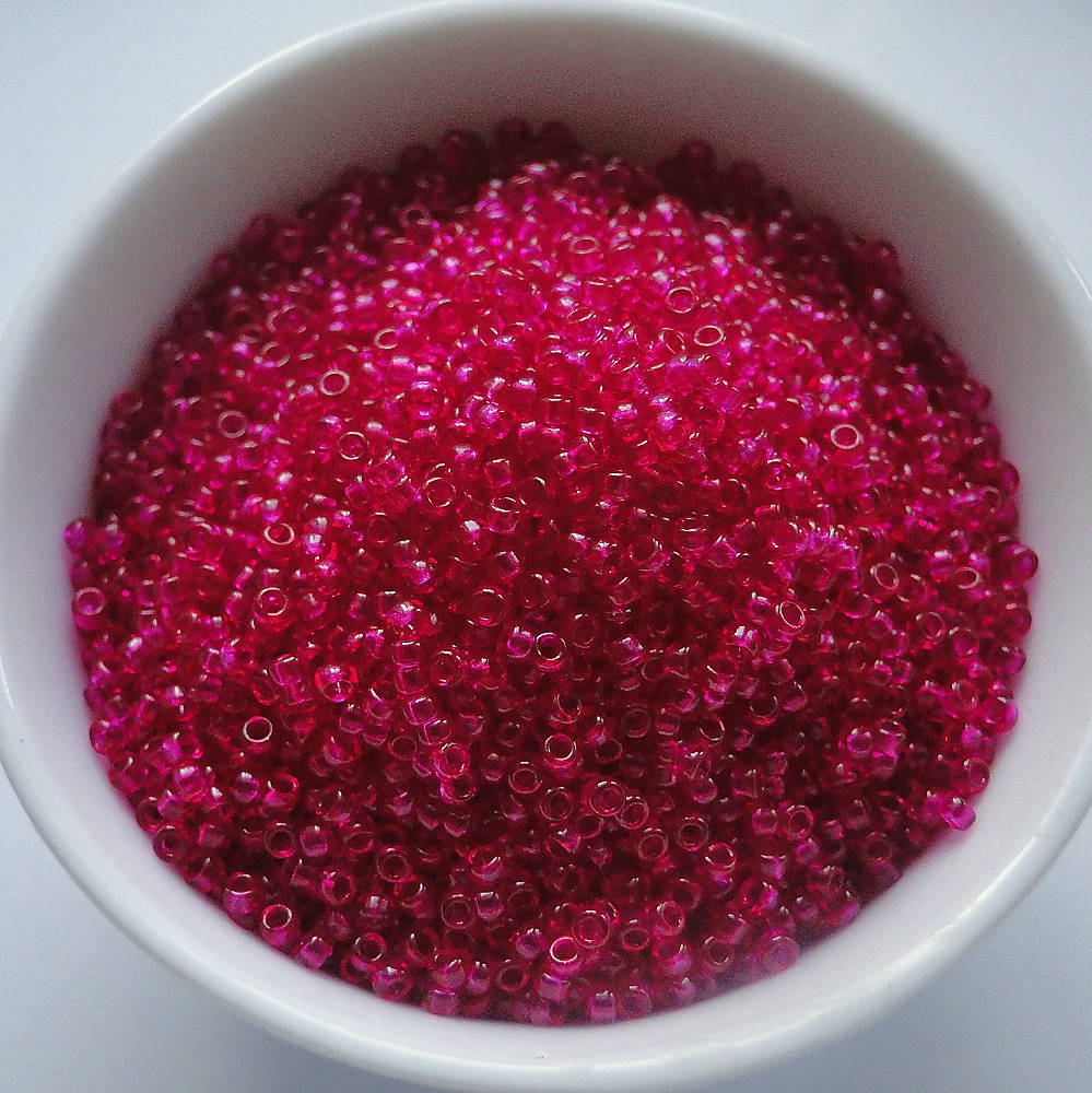 Rokajl MIYUKI 15/0=1,5mm-Transp-5g (Dyed Fuchsia)