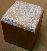 Nábytok - čalúnená drevená kocka na kolieskach - 5917545_
