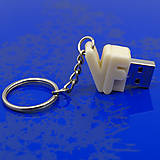 Kľúčenky - svietiaci mini USB kľúč s iniciálami - 5934711_
