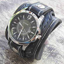 Náramky - Kožené hodinky čierna-strieborná farba - 5962631_