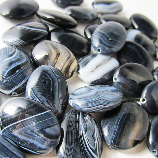 Minerály - Achát Oval čierny / koralka 25x18mm - 5982654_