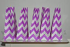 papierove vrecko - stand up - fialovy cik cak