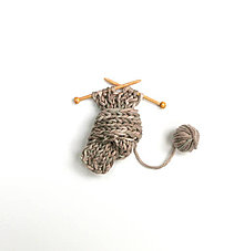 Brošne - Brošňa Milujem pletenie zimných šálov, ktoré si zauzlím ako chcem - 6075849_