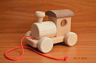 Hračky - Mašinka drevená so šnúrkou - 6076443_