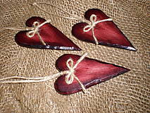 Dekorácie - Červené drevené srdiečka - 6094009_