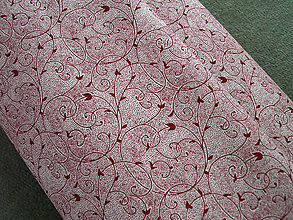 Úžitkový textil - Dekoračná látka "jemný červený ornament" - 6137927_