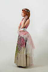 Šaty - šípková Ruženka - maľba na spoločenských šatách - 6152125_