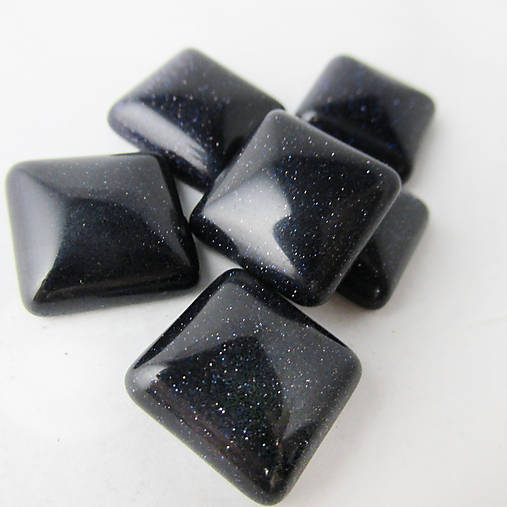 Minerály - Slnečný kameň modrý imit. / kabošon štvorec 16x16mm - 6170146_