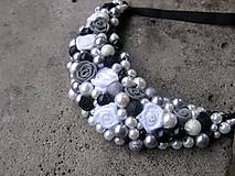 Náhrdelníky - FOR YOU perlový náhrdelník (black and white roses - náhrdelník č.417) - 6203614_
