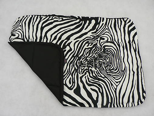 Univerzálna vodeodolná podložka pre psa (70 x 90 cm - Čierna)