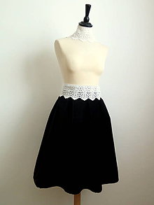 Sukne - Vintage zamatová skladaná sukňa s čipkou - 6292375_