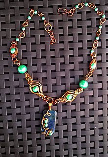 Náhrdelníky - zelené perličky v medi  - náhrdelník - 6396268_