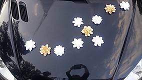 dekorácia svadobného auta kvety