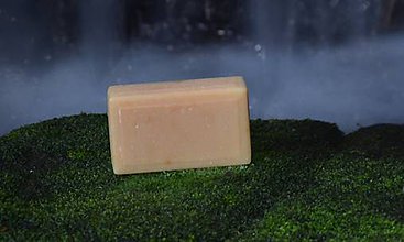 Telová kozmetika - Mliečna cesta, PríRODné mydlo s kozím mliekom, včelím medom, peľom a propolisom - 6450160_