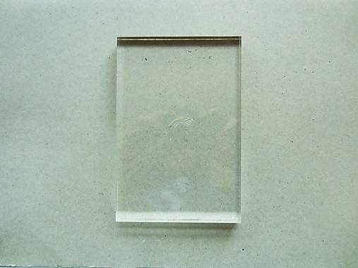 Priehľadný akrylový blok - 10x15x1 cm