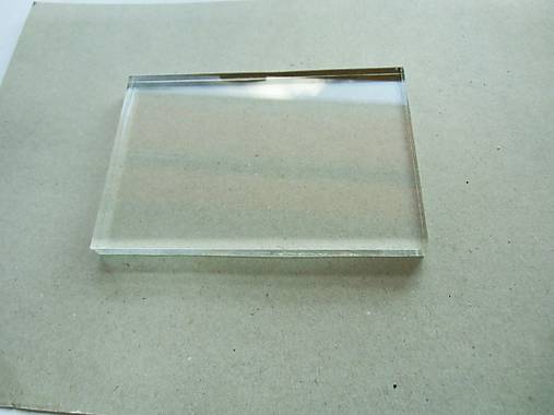 Priehľadný akrylový blok - 10x15x1 cm