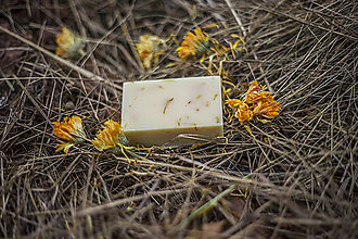 Telová kozmetika - Rajská záhrada, PríRODné citrusové mydlo s nechtíkovými lupienkami a rakytníkom - 6474847_