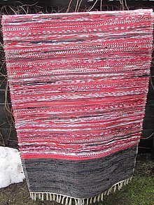 Úžitkový textil - Ručne tkaný koberec s čierno modrou bordúrou - 6484958_