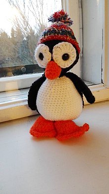 Hračky - háčkovaný tučniak s čiapočkou - 6520667_
