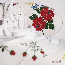 Ponožky, pančuchy, obuv - Tenisky maľované podľa stuhy (Růže a modré květy) - 6528044_