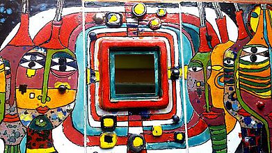 Dekorácie - Hundertwasser vešiak - 6552240_