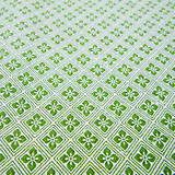 Textil - zelené kvietky; 100 % bavlna, šírka 140 cm, cena za 0,5 m - 6563857_