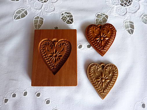 Dekorácie - Forma na medovník srdíčko 6x7 cm otisk - 6572060_