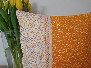 Úžitkový textil - Vankúš so širokou krajkou orandžovo biely - 6576858_