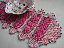 Úžitkový textil - háčkovaný obrúsok "ružové snenie" v zľave - 6581970_
