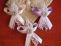Svadobné pierka - Č. 72 Pierka s čipkou a štrasovým kvetom - 6625746_
