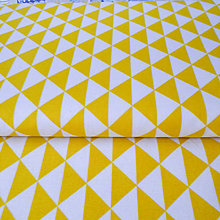 Textil - oranžové trojuholníky; 100 % bavlna, šírka 160 cm, cena za 0,5 m - 6636637_