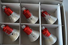 Dekorácie - Zvončeky na stromček červeno-biele s motívom polhviezdy - 6657418_