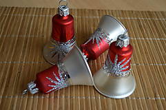 Dekorácie - Zvončeky na stromček červeno-biele s motívom polhviezdy - 6657437_