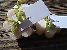 Darčeky pre svadobčanov - Sviečky v tvare kvetinky s kartičkou - 6666074_