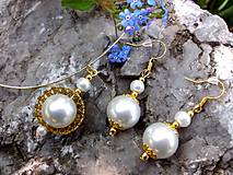 sada - náušnice a náhrdelník s bielymi perličkami