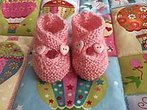 pletené papučky so srdiečkami (ružové)