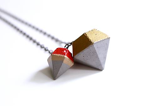 Náhrdelníky - Betónové diamanty s červenou - 6755727_