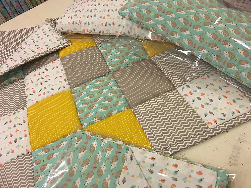 sada do postielky pre babatko:) clapčeka drobčeka na želanie:)