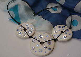 Náhrdelníky - Keramický náhrdelník s platinou - TrojBodka modrá - 6779632_