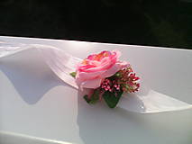 Kvetinový náramok "láska je rosééé..."