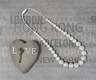 Elegantný silikónový náhrdelník na kojenie "Biele perly"